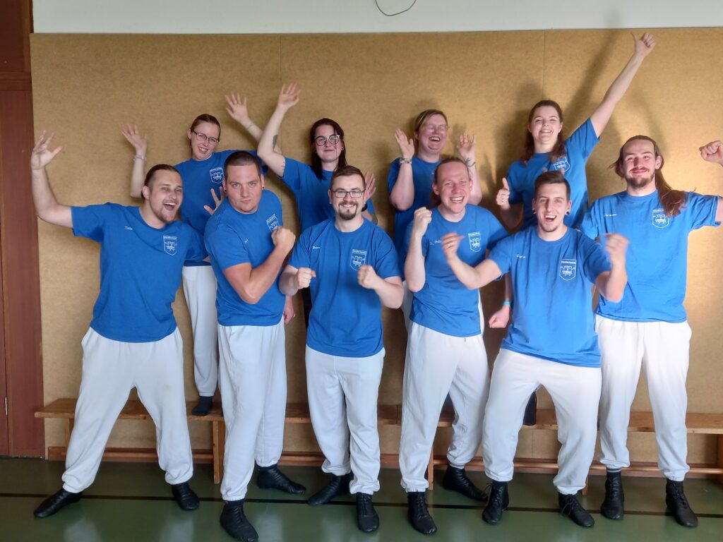 Die Tänzer und Trainerinnen vom Blau Blau Vernich e.V.